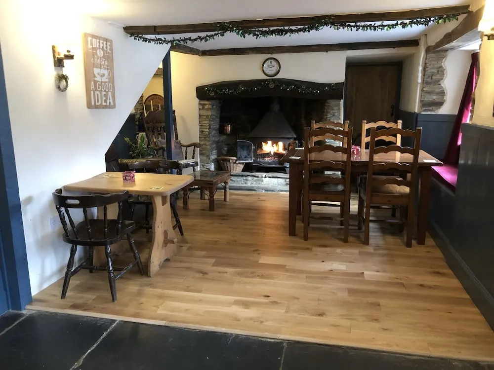 Blue Lion Inn