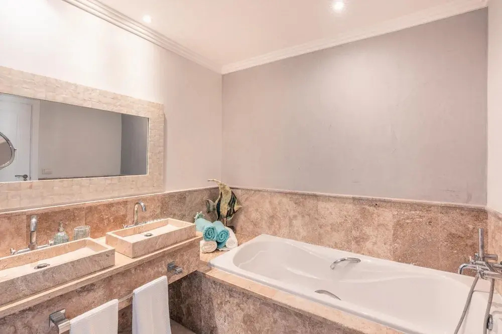 Beautiful and pet Friendly Apartment at Fishing Lodge A13