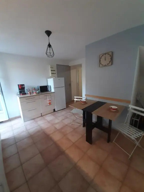 MAISON 100 M2, Terrasse 25 m2, Clim, 3 chbs avec tv, parking