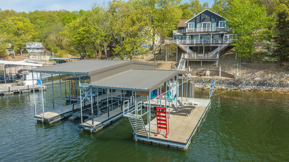 Lakefront Home w/ Private Dock, Slip, Kayaks & Paddleboards at the 7mm