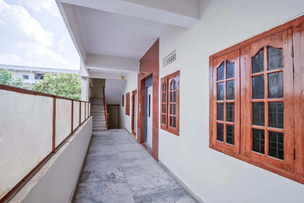 OYO 13550 Hotel Pushpa Grand