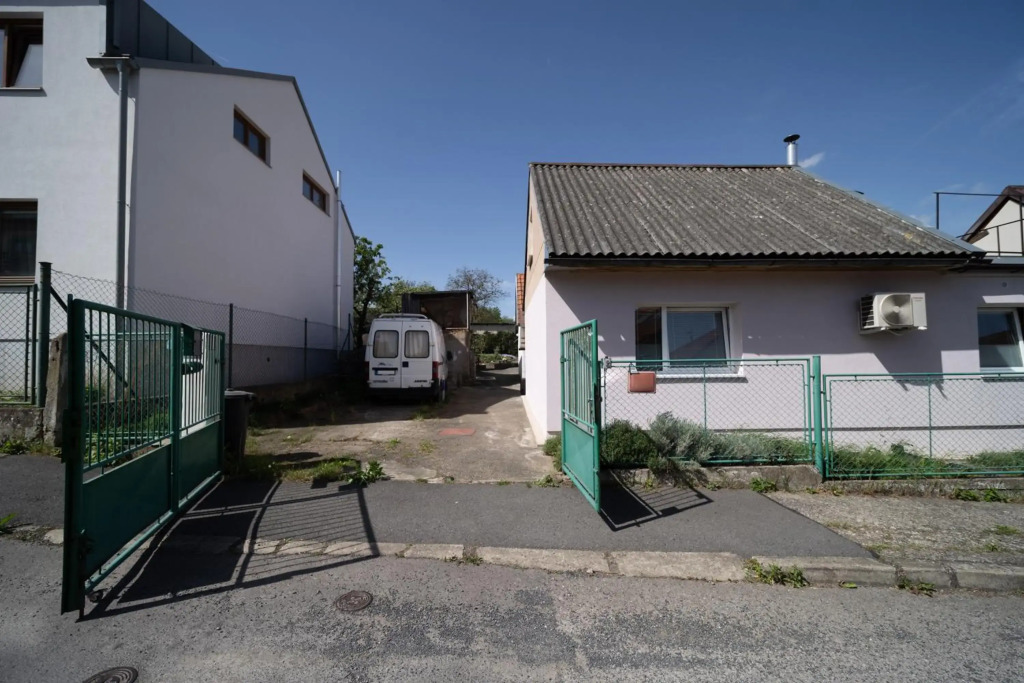 Celý dům s vybavenou kuchyní, koupelna s vířivkou