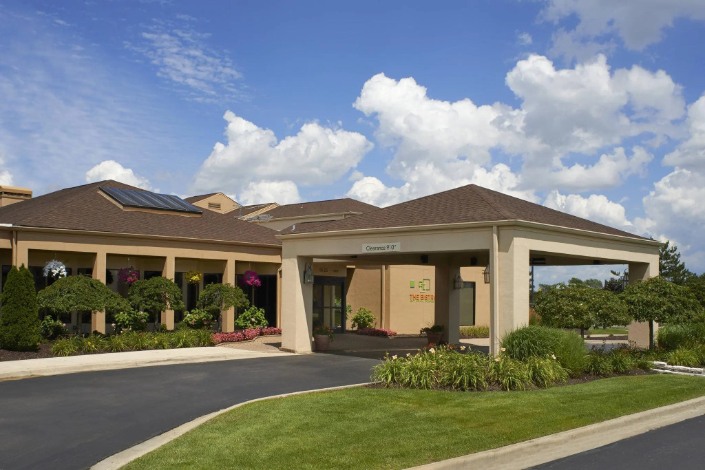 Courtyard by Marriott Detroit Troy