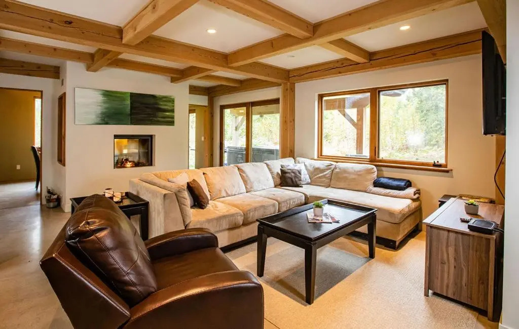Whyte Mountain Chalet by Revelstoke Vacations