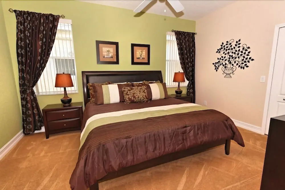 1720 Northampton Drive 4 Bedrooms, 3 Bathrooms