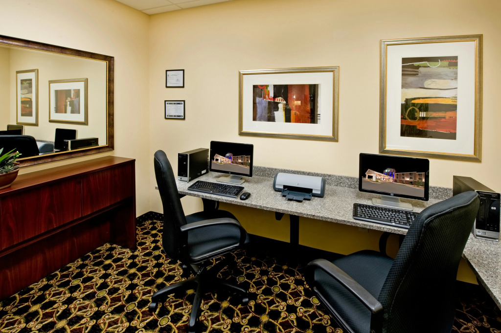 Holiday Inn Express & Suites Willcox by IHG