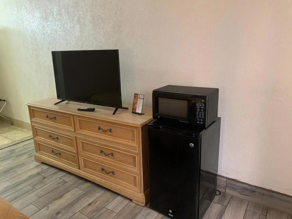 Americas Best Value Inn - Tillmans Corner / Mobile