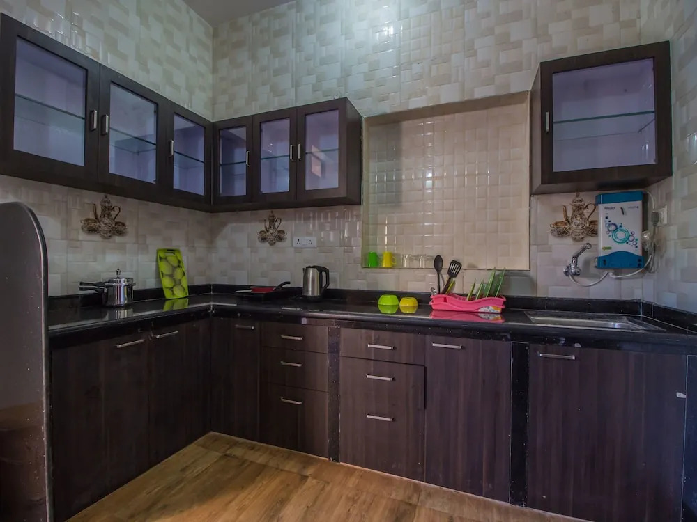 OYO 11587 Home Spacious Studios Nerul