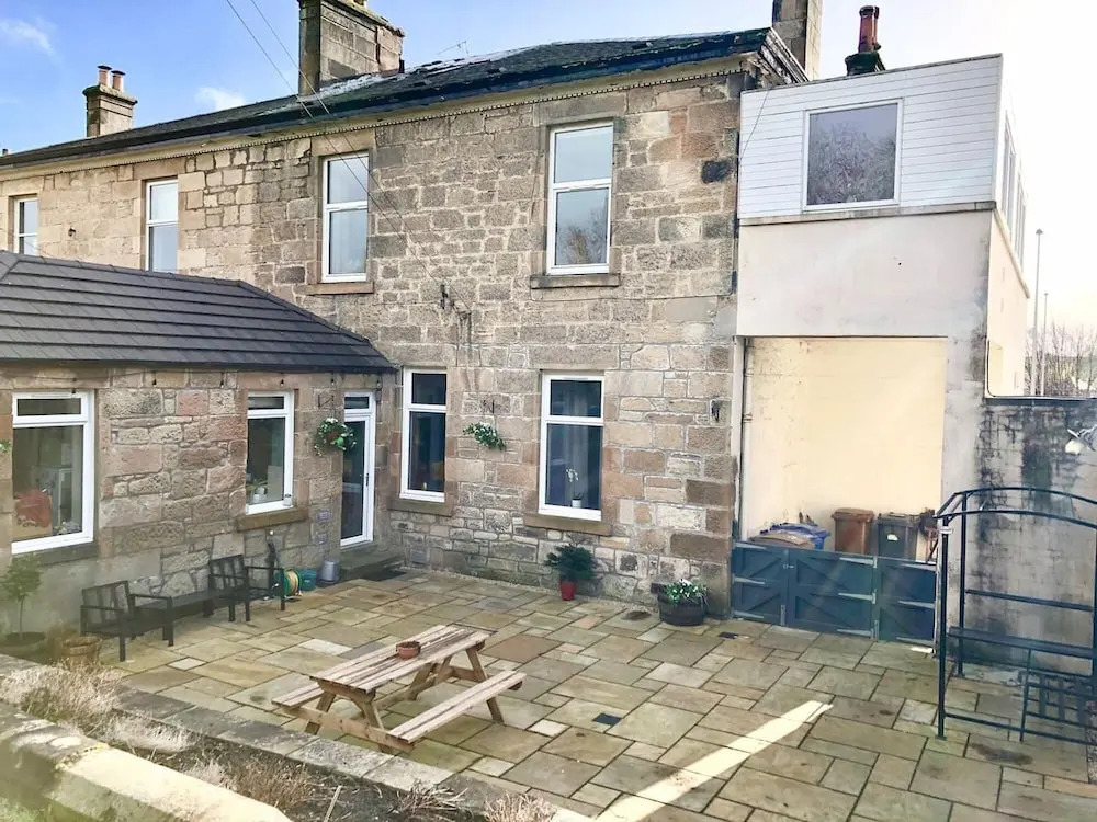 Glasgow Road Apartment