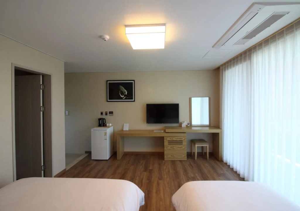 Suave Hotel