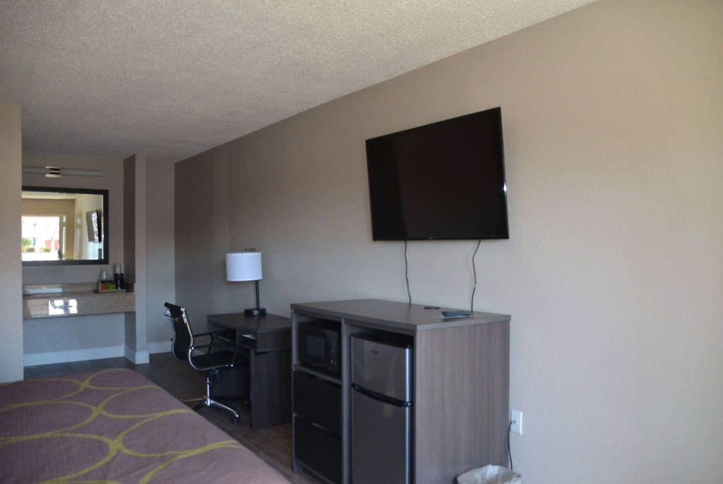 Super 8 by Wyndham Fredericksburg