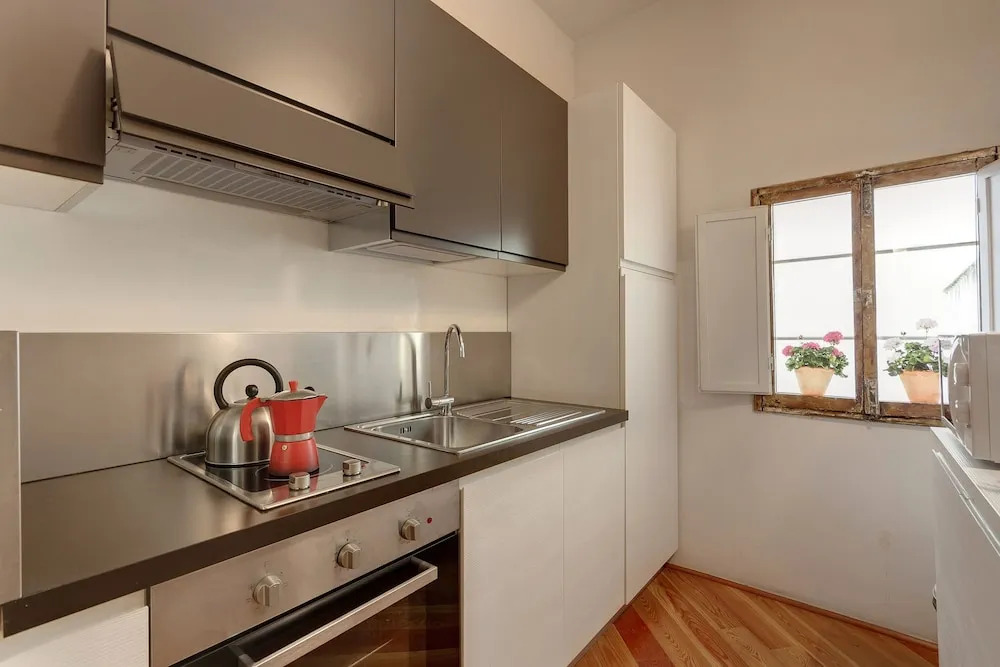 San Lorenzo Apartment by Mamo Florence