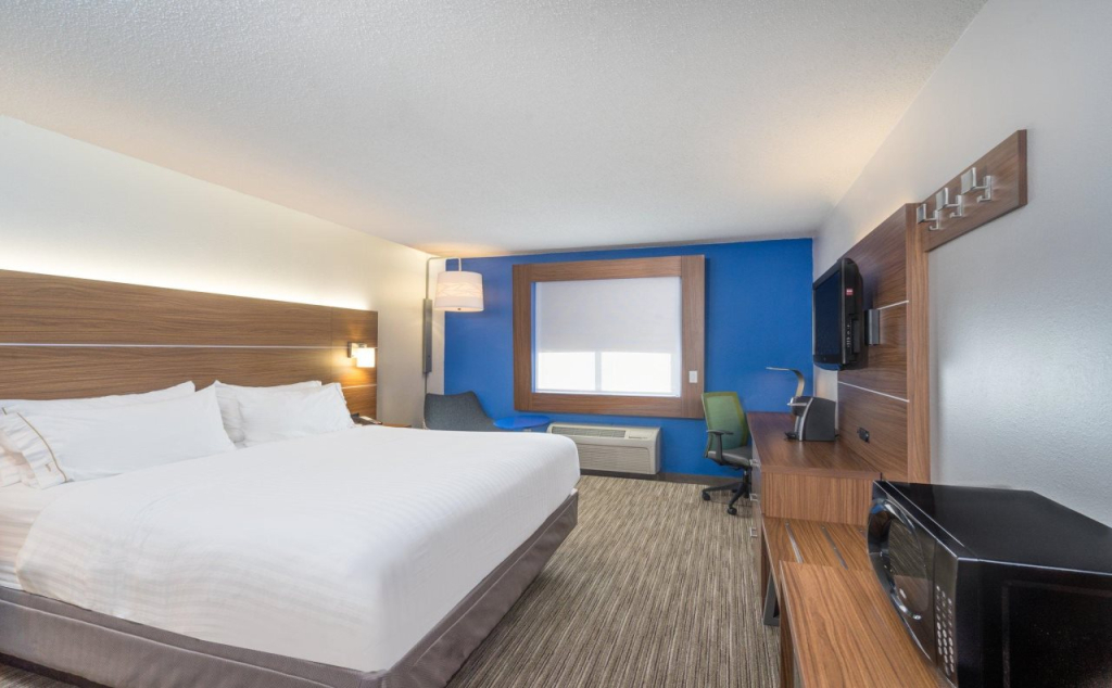 Holiday Inn Express Hotel Howe / Sturgis by IHG