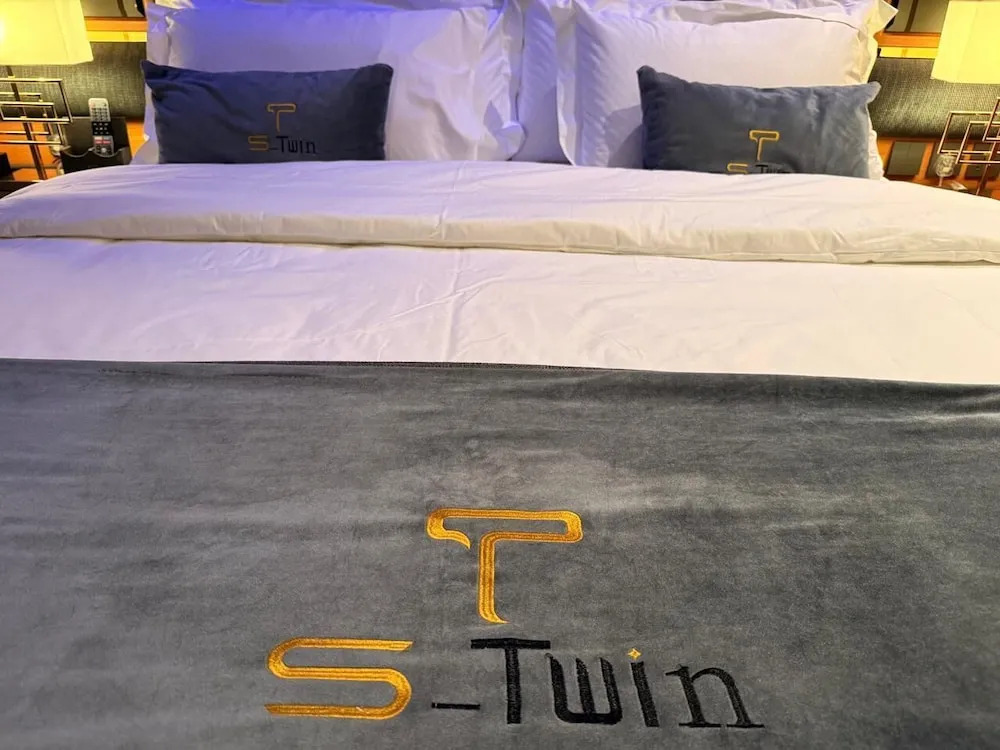 STwin Hotel