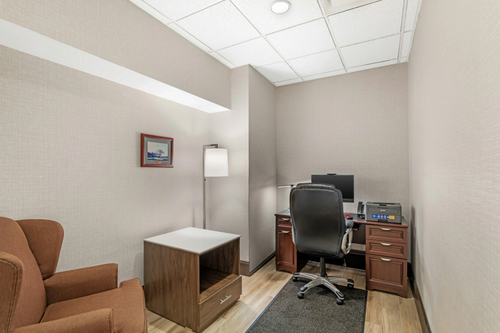 Hampton Inn & Suites Augusta West