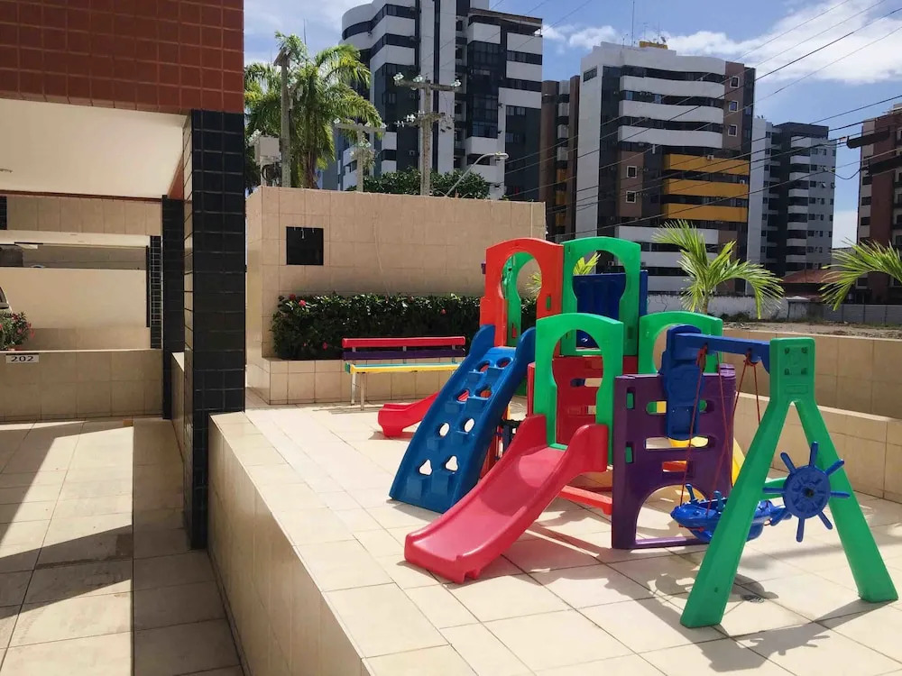 Apartartamento 2qtos novo e completo a 250 mts do mar