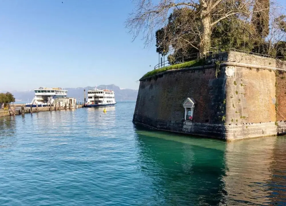 Nice Ground Floor Apartment Located near Peschiera