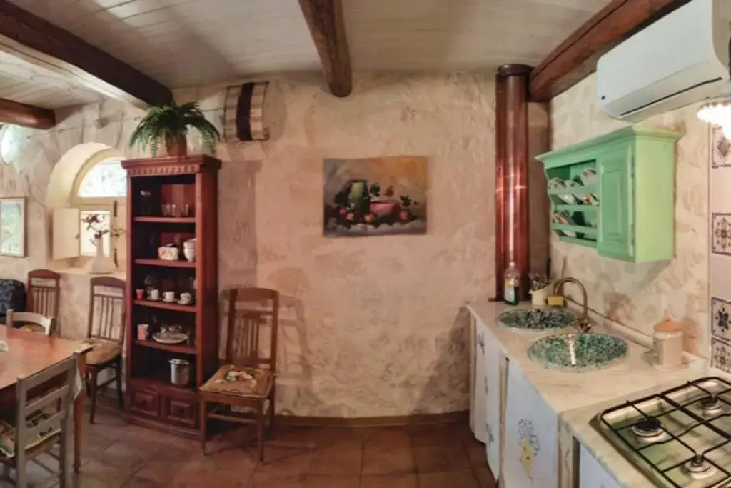 Villa Neli, Palazzolo Acreide, Siracusa, Hot Tub, Wi-Fi & Parking