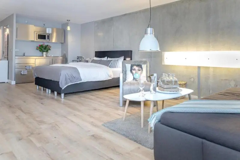 City Loft 008 "Strandnahes 1 Zimmer Appartement in der Innenstadt" mit Balkon