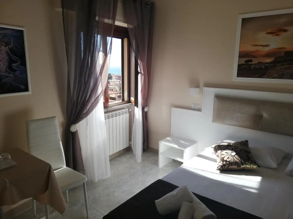 OLYMPUS ROOM