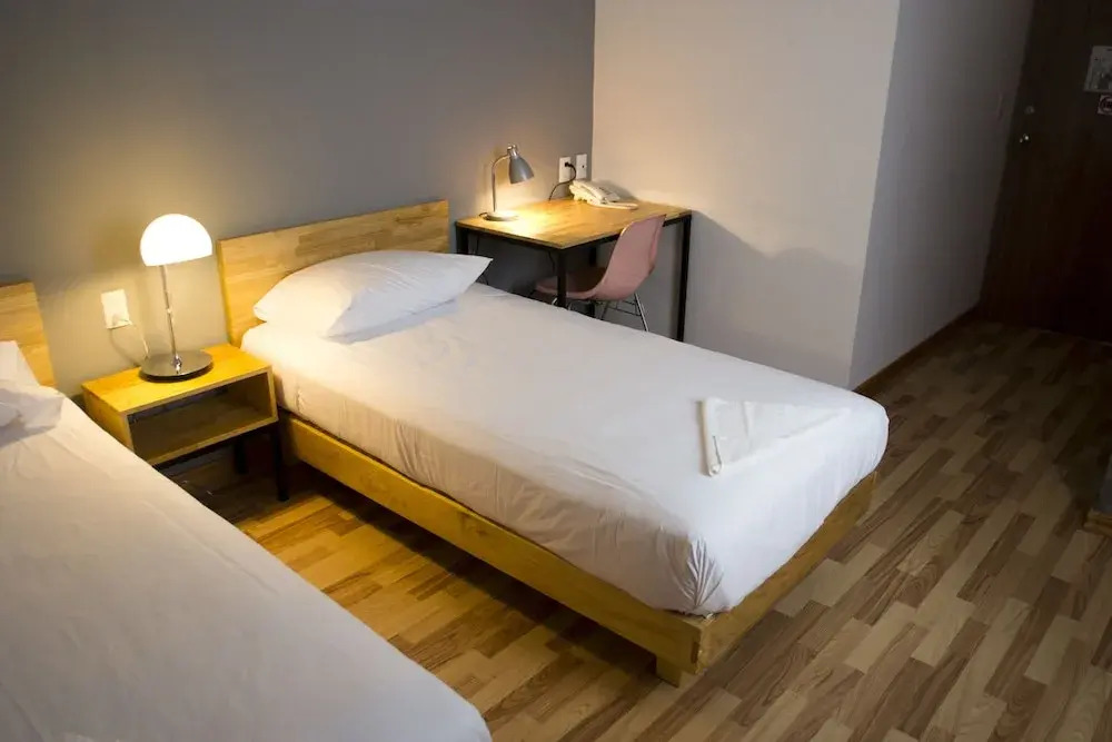 Hotel Hostal Tres Central