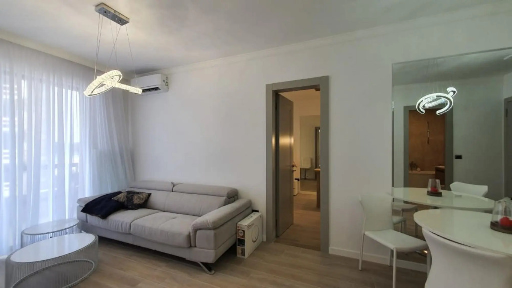 Luminous Apartment with Balcony near Budva Riviera