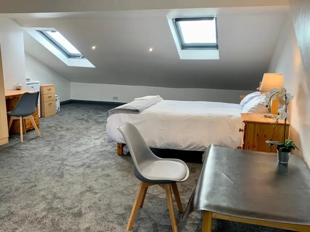 Stunning 5bed House in Birmingham Contractors Also