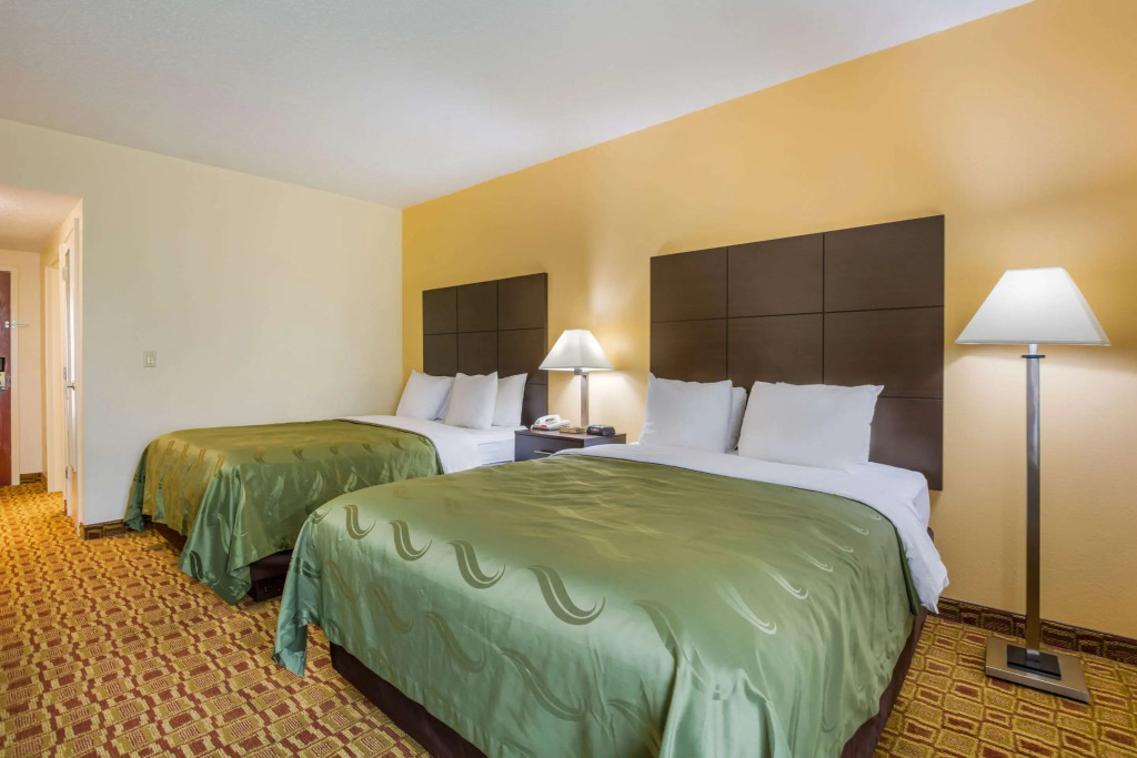 Spark by Hilton Sellersburg