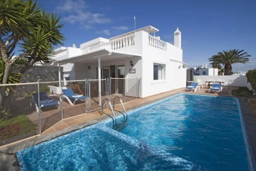 Seajay (L1) In Tias With 3 Bedrooms And 2 Bathrooms