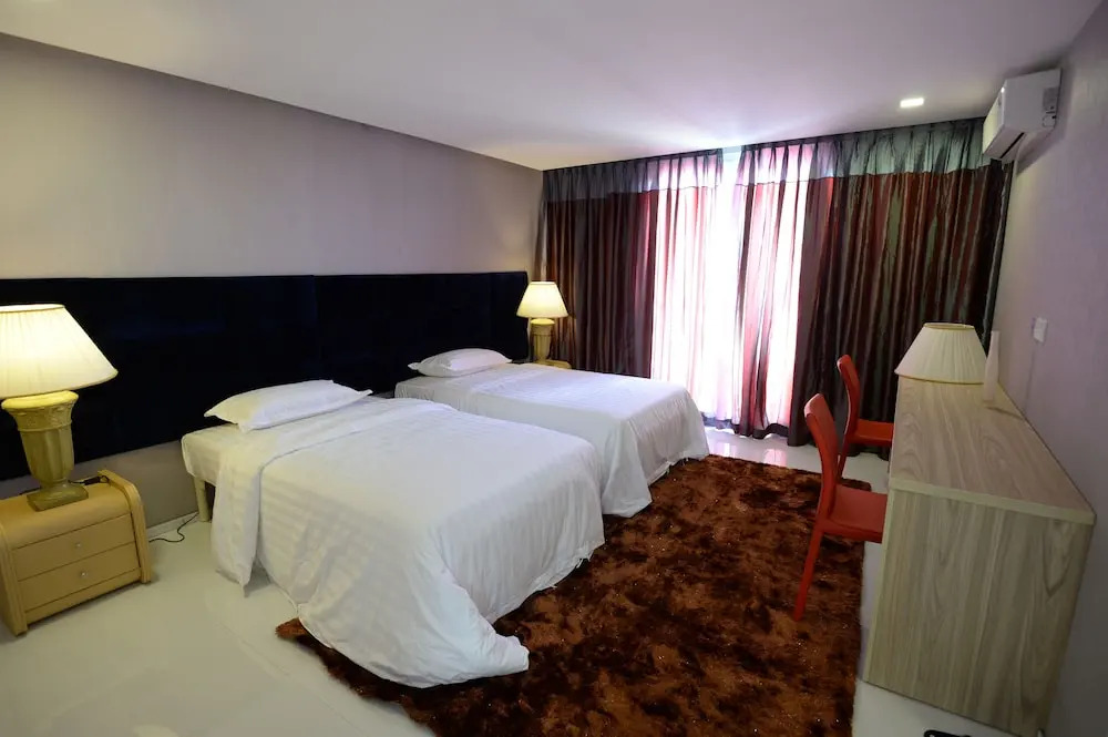 The Palm Suites