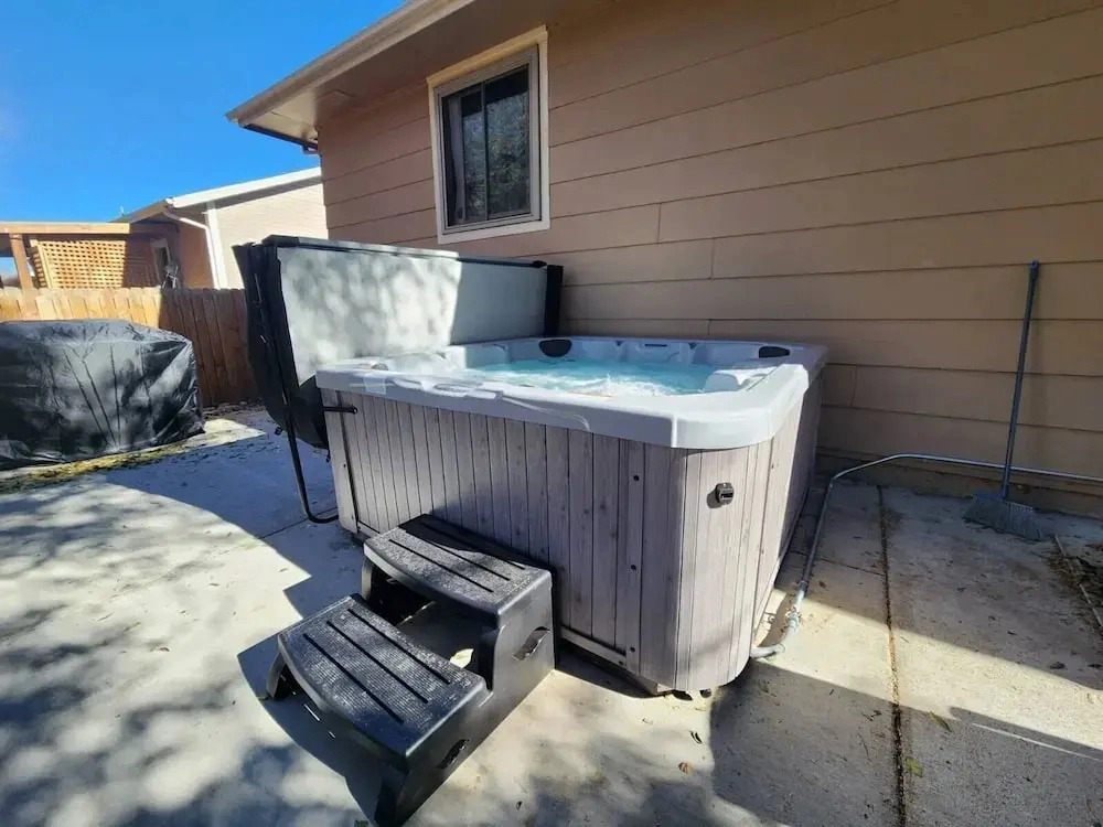 One Level Home Near Downtown Hot Tub