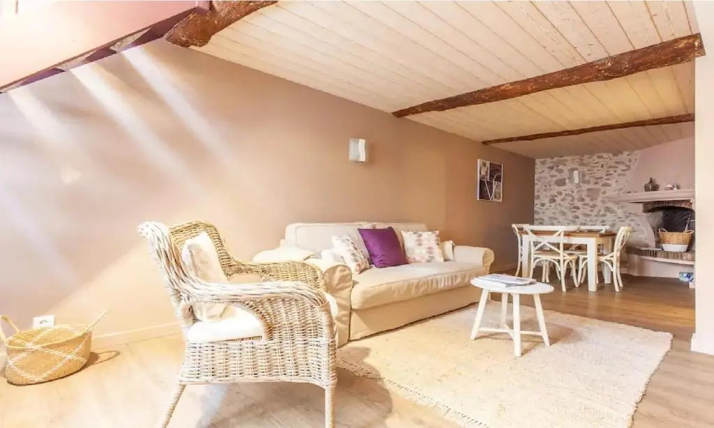 2 bedrooms 2 bathrooms apartment in Old Antibes