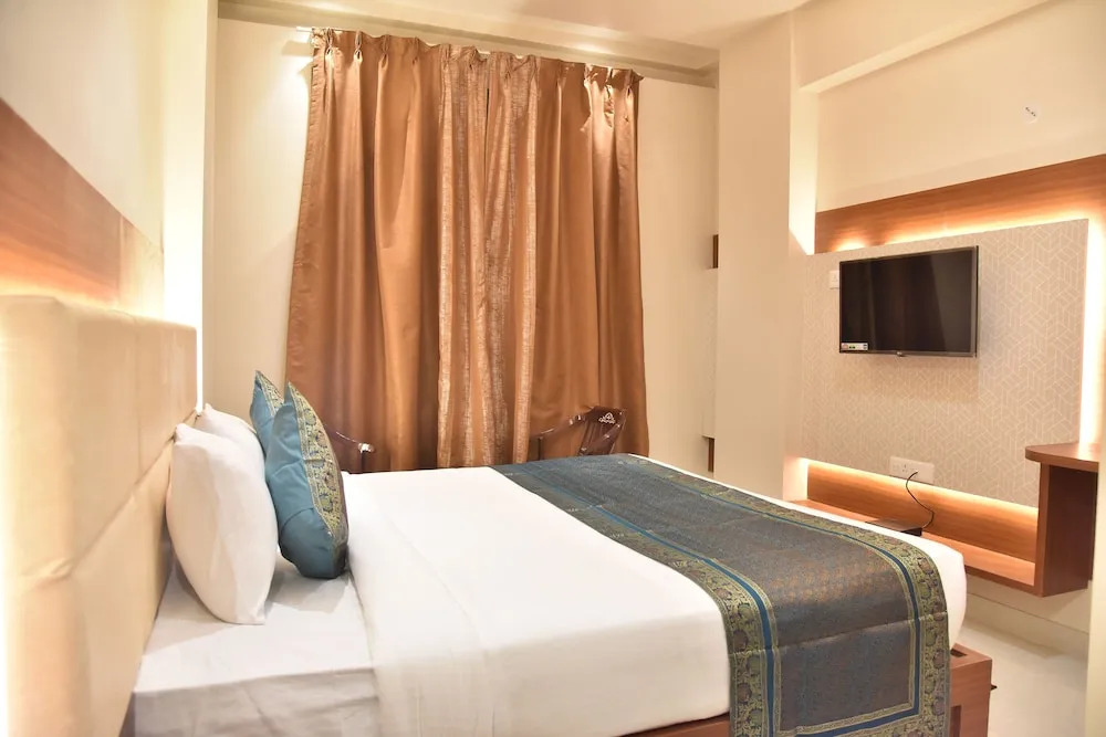 Hotel Rk Grand
