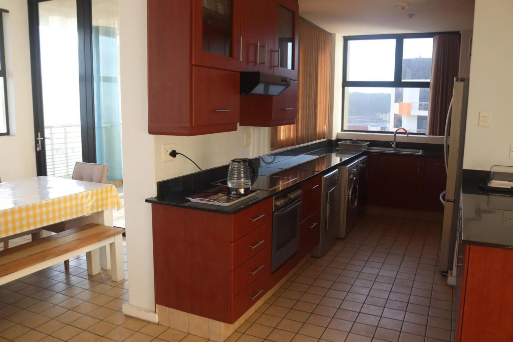 Durban Beach Front SPECTACULAR OCEAN VIEWS - 3 BED