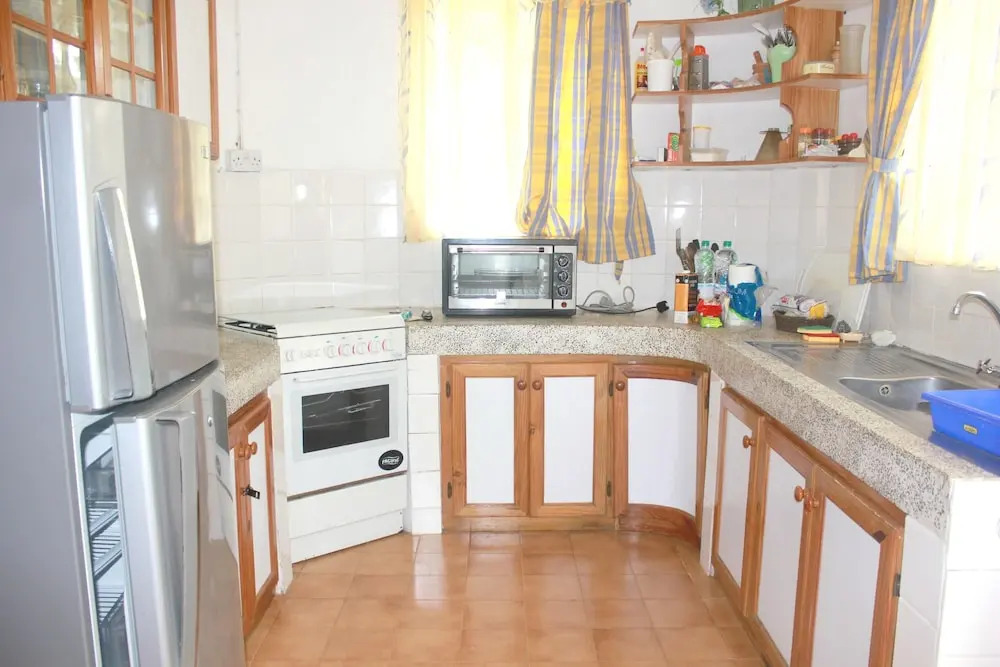 Apartment With 2 Bedrooms in Pereybere, With Enclosed Garden - 200 m F