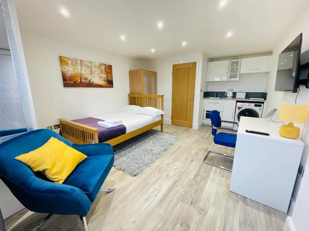 NEW MODERN STUDIO APARTMENT, PARKING, Netflix