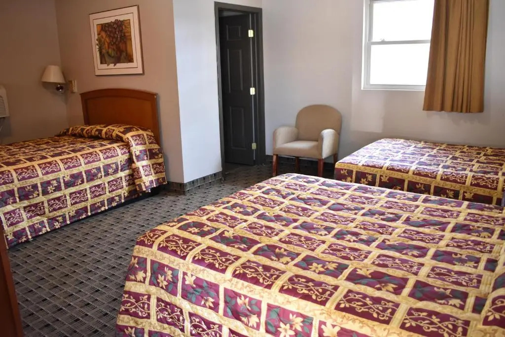 Economy Inn & Suites