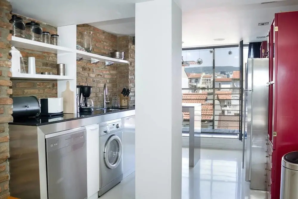 FM Deluxe 2-BDR Apartment with Rooftop Terrace - Varna