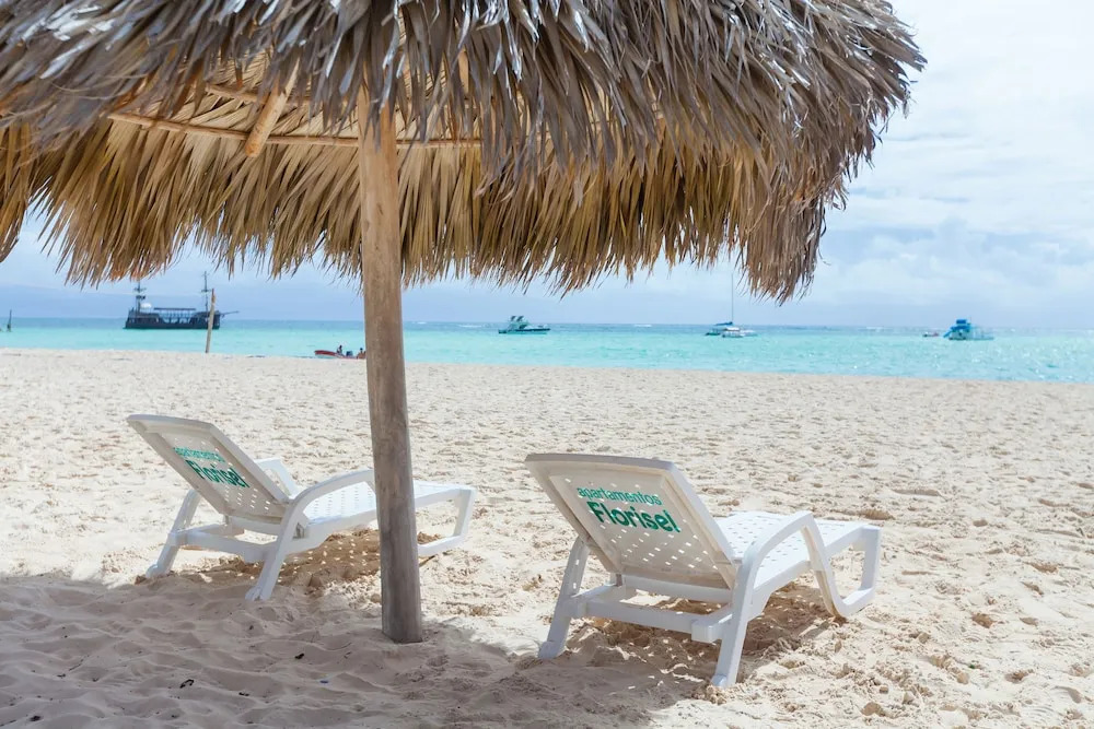 C102 Florisel - Your tropical Beach vacation!