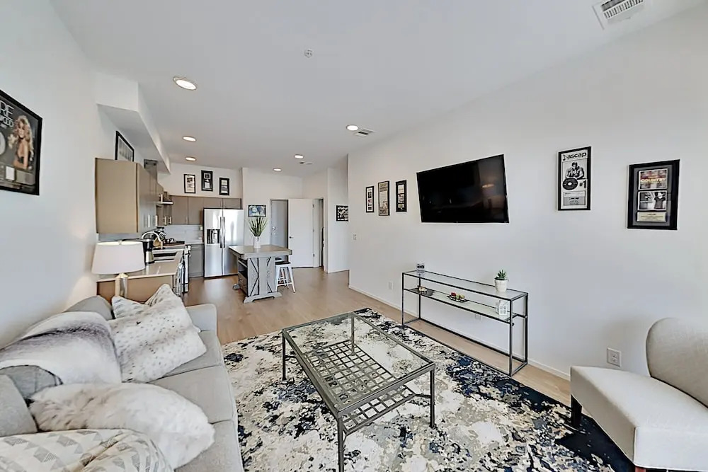 Illume Urban Showstopper Private Balcony 1 Bedroom Condo