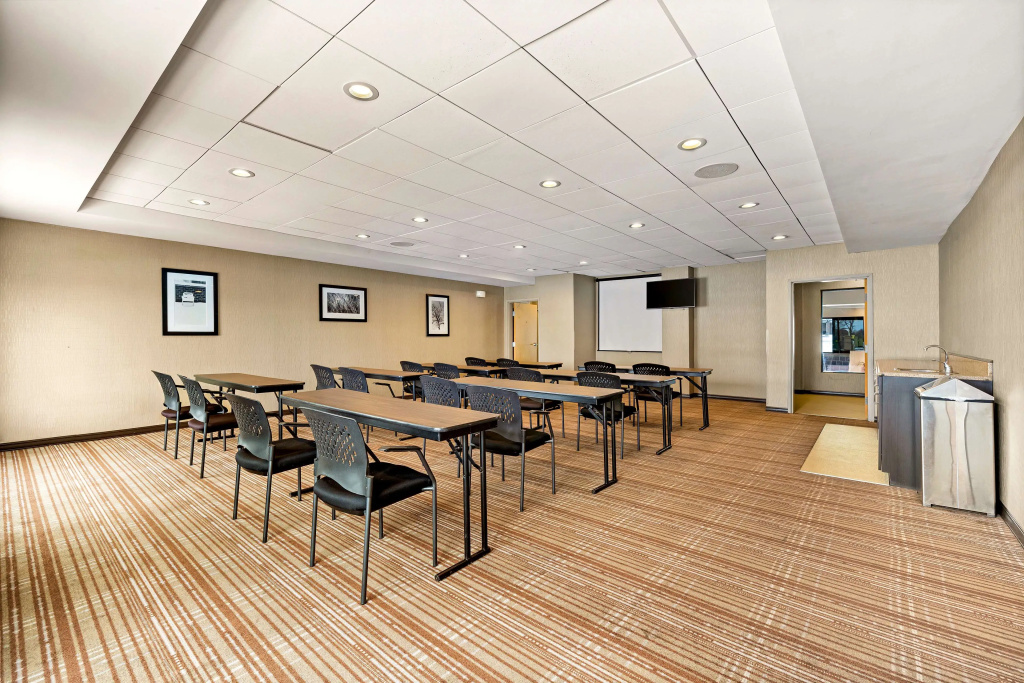 Sonesta Essential Indianapolis Airport
