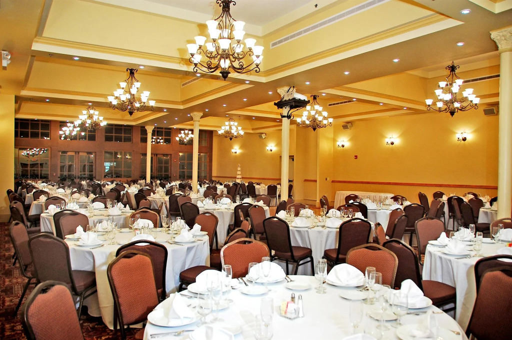 Historic Plaza Hotel