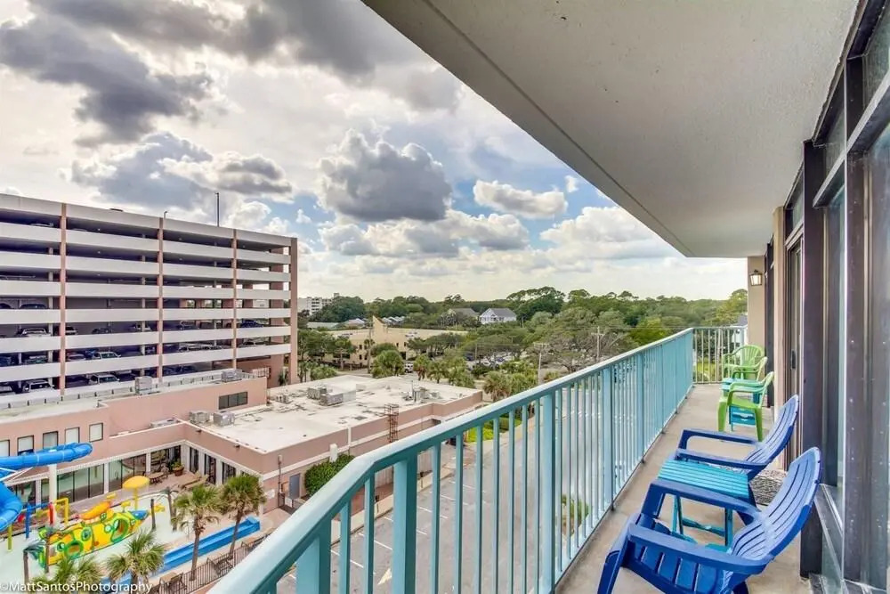 Sand Dunes Resort and Suites