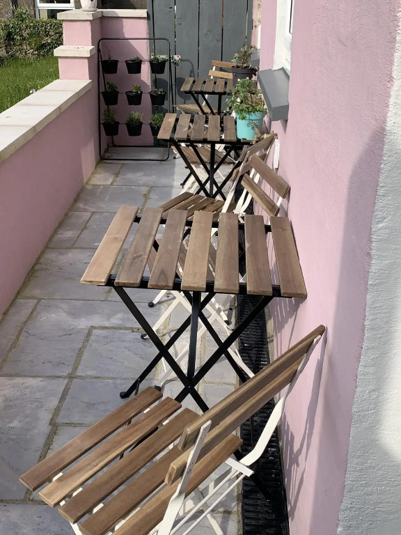 Min-Y-Fford, 19th century cottage, sleeps 8