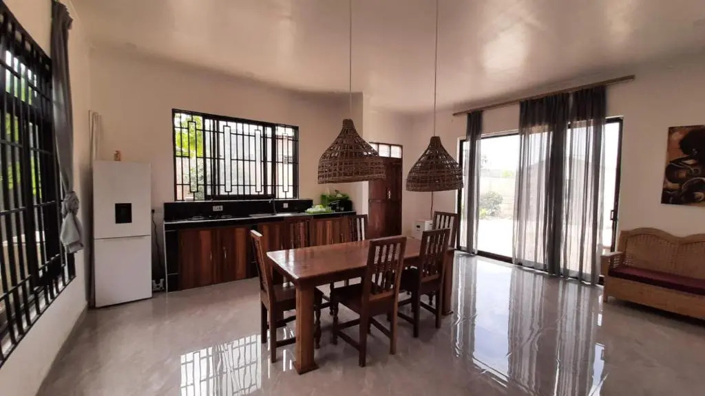 La Luna Villa -Spacious villa near beach