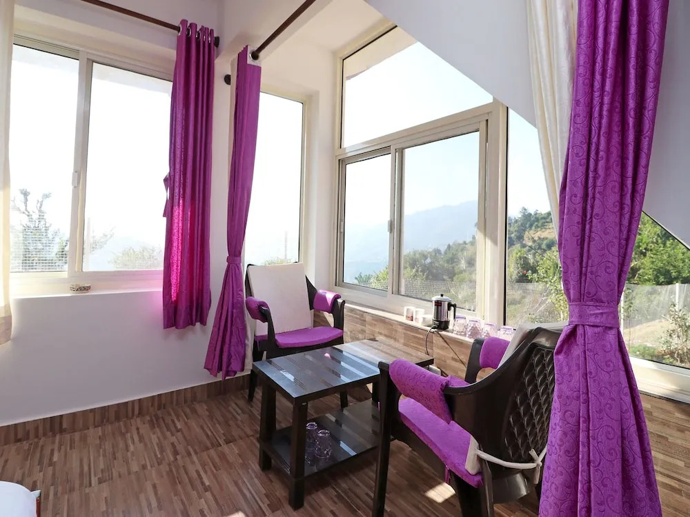 OYO 10770 Home Modern 2BHK Villa Naukichiyatal