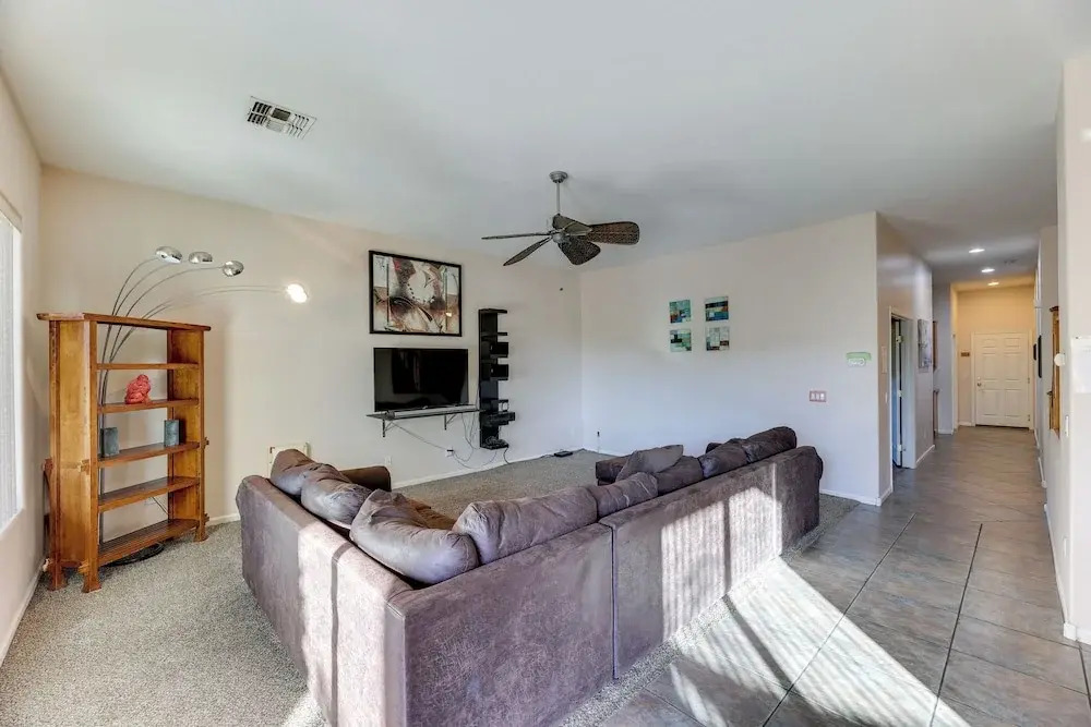 Stunning Pool & Patio: Spacious Chandler Oasis!