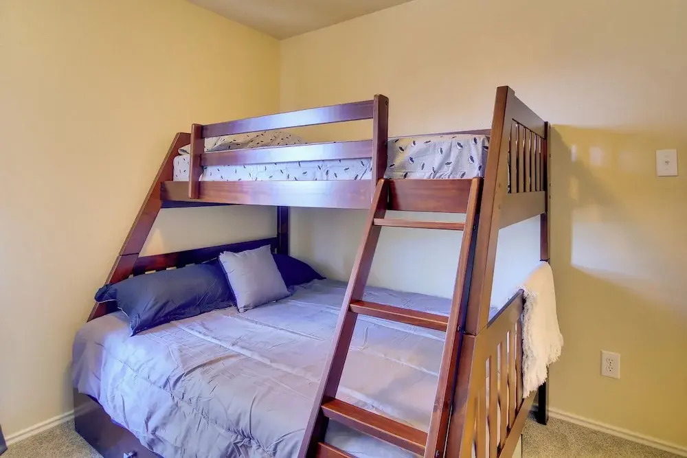 San Antonio Abode w/ Yard < 4 Mi to Lackland