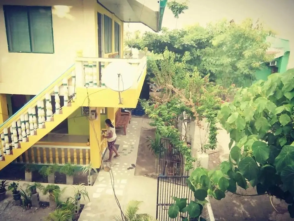 Guannas Place Rooms & Restaurant