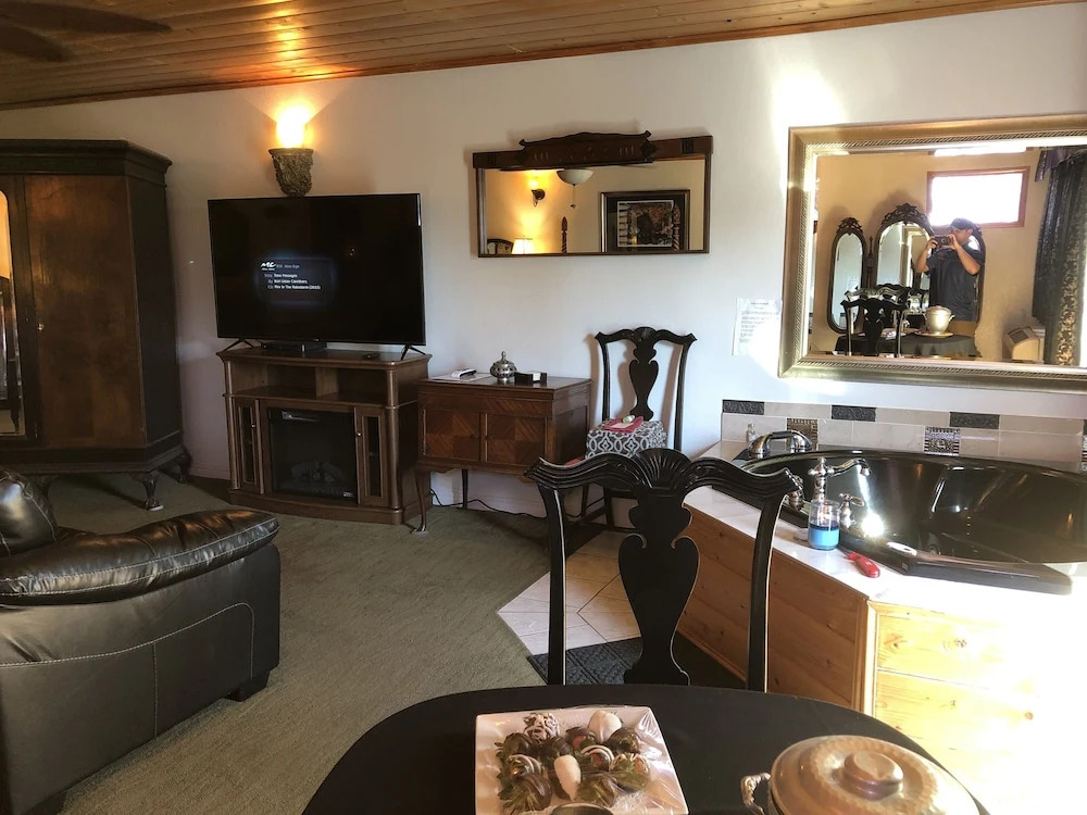 Echo Canyon Spa Resort (Adults Only)